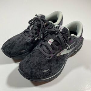 Women’s 5.5 Brooks Adrenaline GTS 23